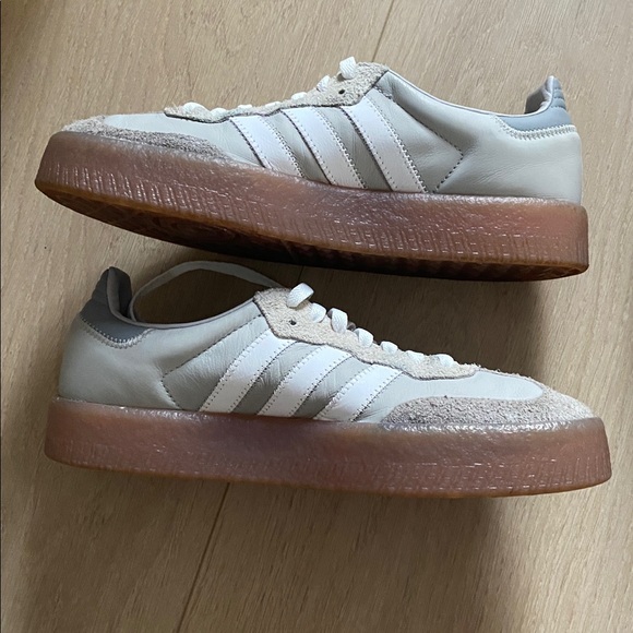 Adidas Gray and White Samba Sneakers with Gum Sole 9 women’s - Picture 9 of 10